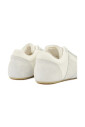 baskets-blanches-avec-motif-signature