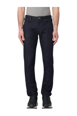 dark-wash-jeans-for-men