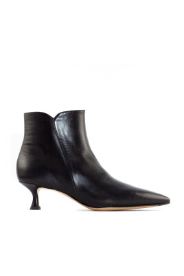black-leather-pointed-toe-ankle-boot