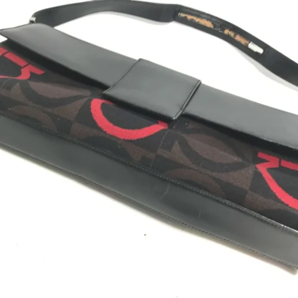 Salvatore Ferragamo Pre-owned Fabric shoulder-bags Black Dames