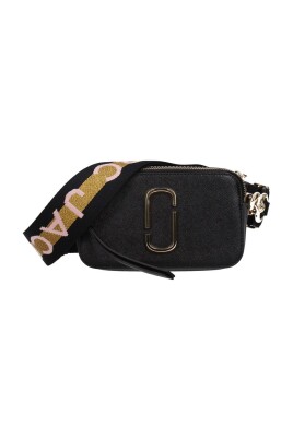 sac-bandouliere-en-cuir-noir-avec-details-dores