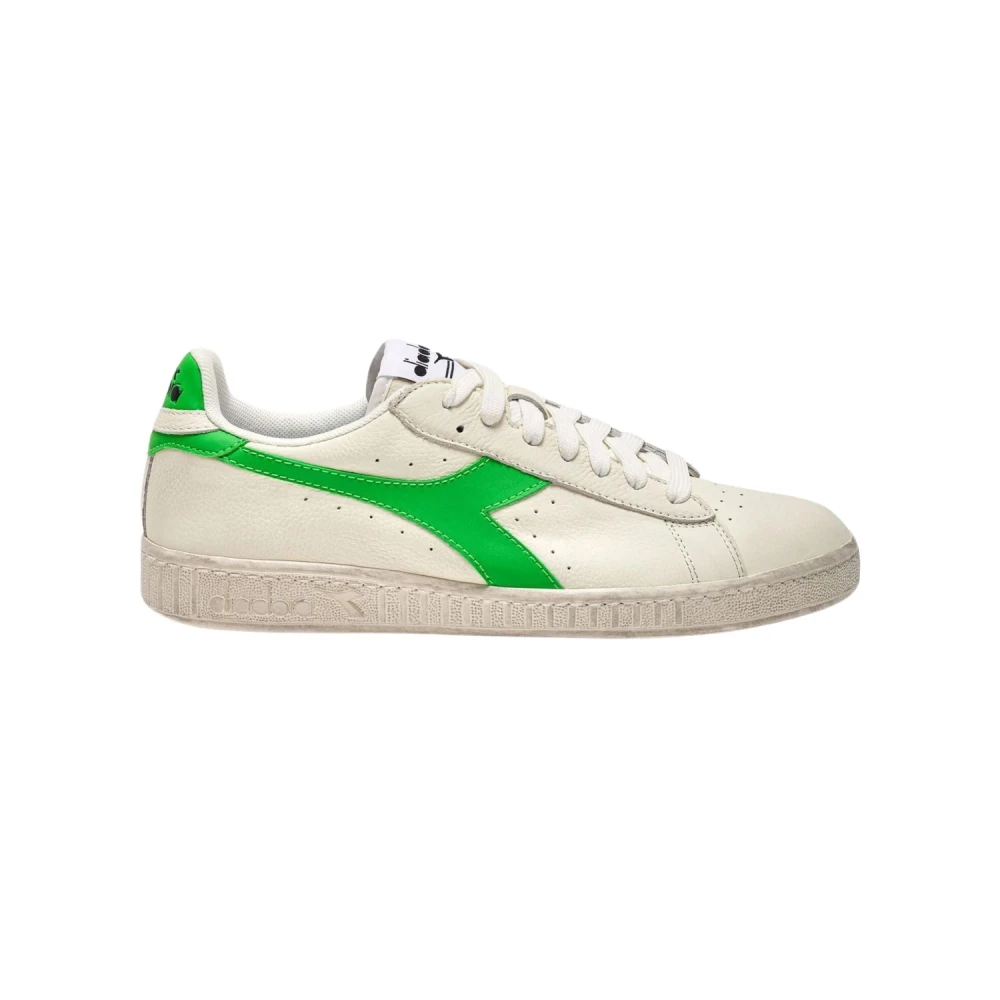 Diadora Men's White Vintage Low Top Leather Sneaker
