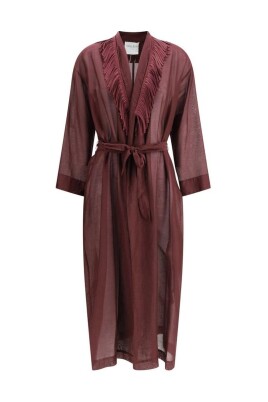 longue-robe-a-franges-avec-revers-chale