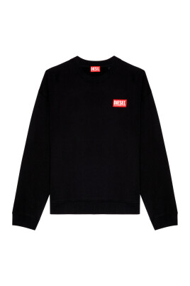 oversized-sweatshirt-with-logo-patch