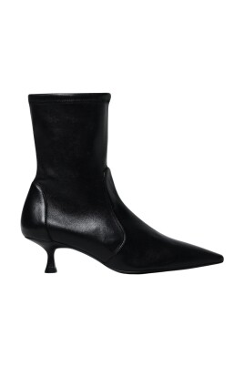 bottines-en-daim-a-bout-pointu