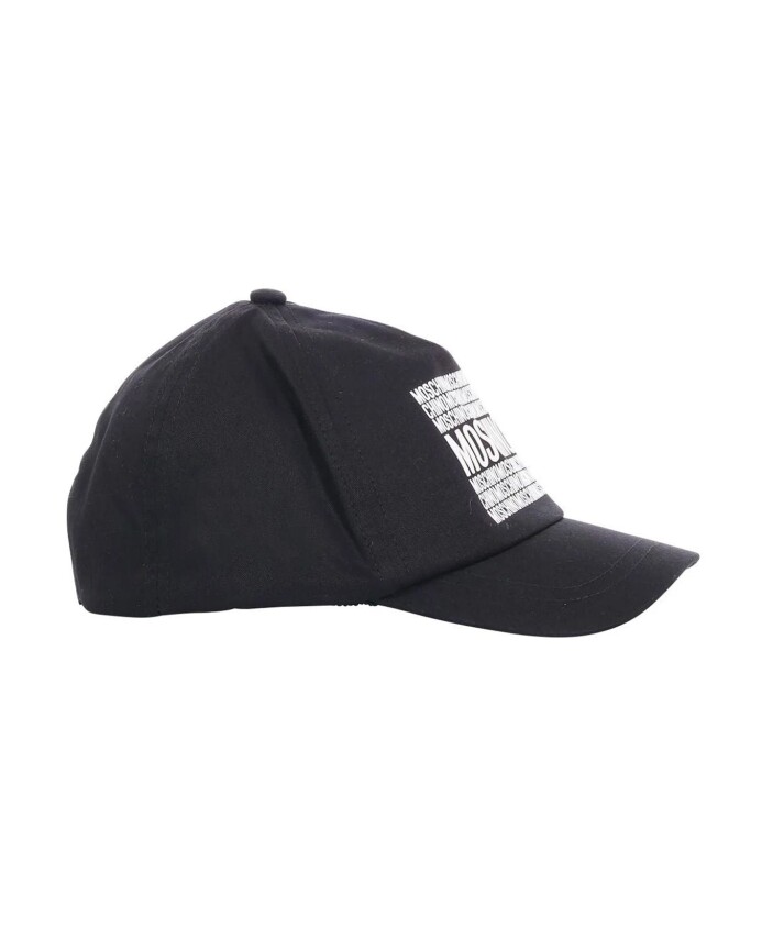 baseball-cap-with-iconic-logo