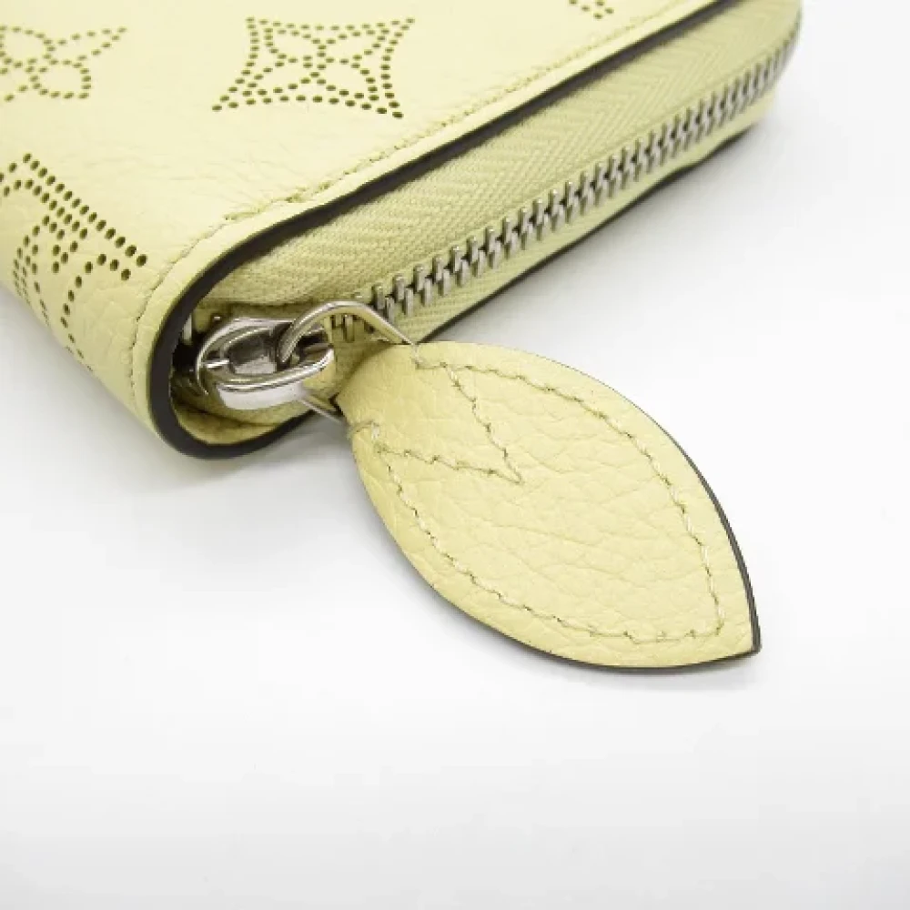Louis Vuitton Vintage Pre-owned Leather wallets Yellow Dames