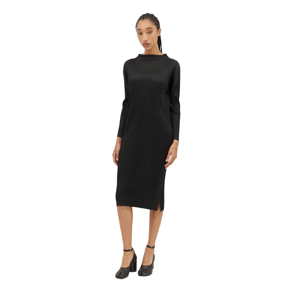 Issey Miyake Geplooide hoge hals midi jurk Black Dames