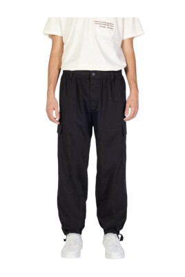 regenerated-cotton-jeans-and-pants-collection