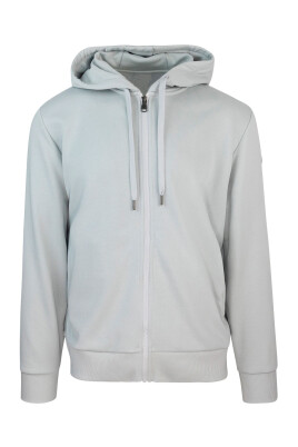 grey-hooded-sweater-zipper-pockets