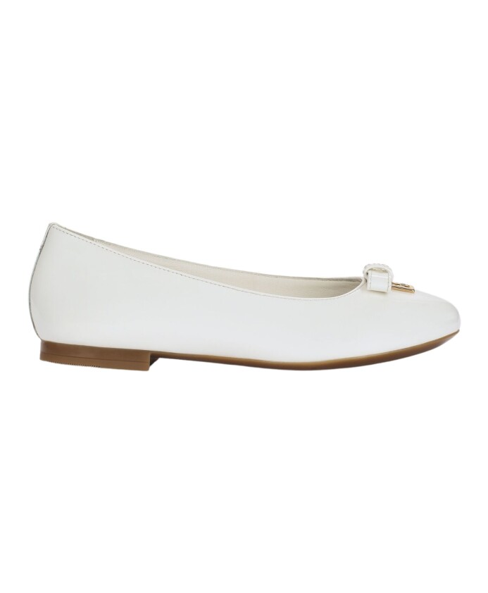 chaussures-de-ballerine-blanches-pour-enfants-a-enfiler