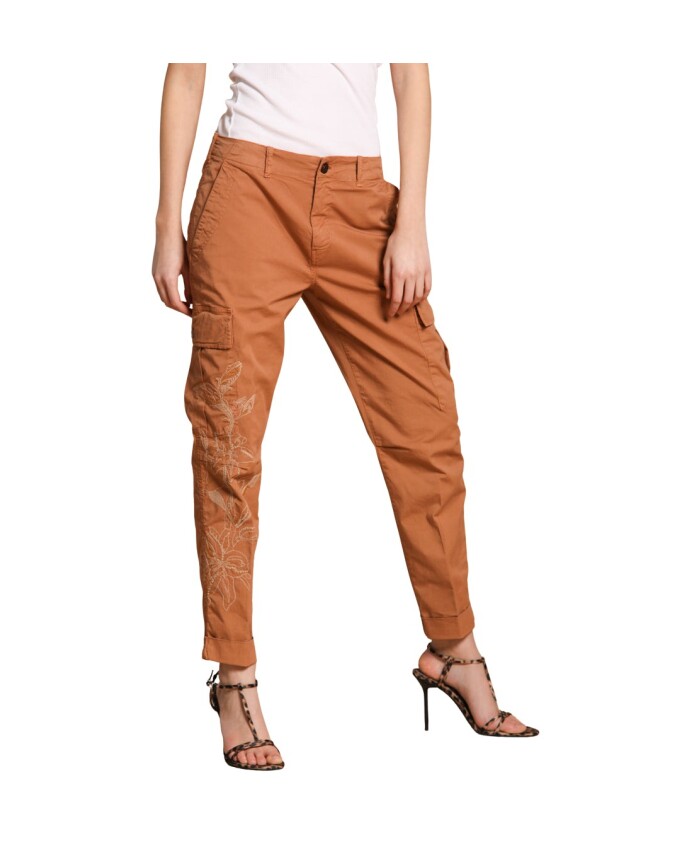cargo-pants-with-embroidery-relaxed-fit