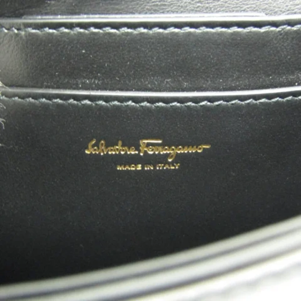 Salvatore Ferragamo Pre-owned Leather shoulder-bags Black Dames