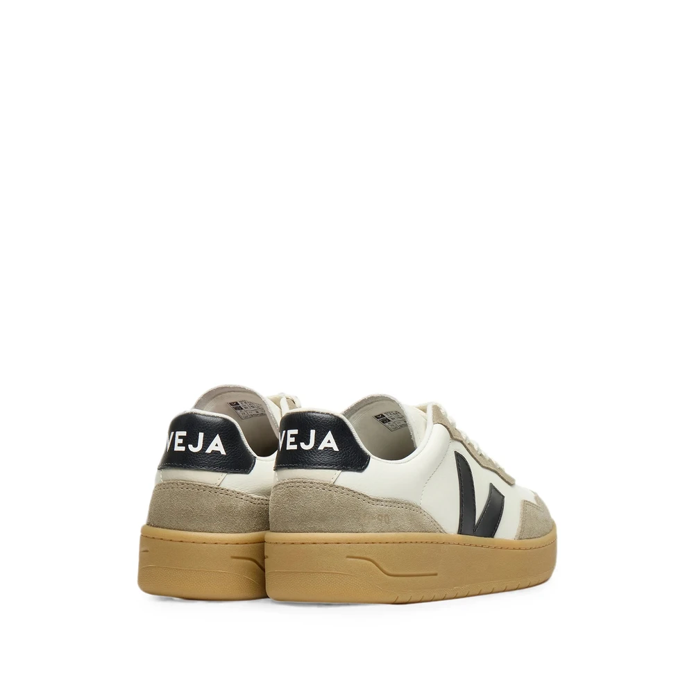 Veja V-90 Leather