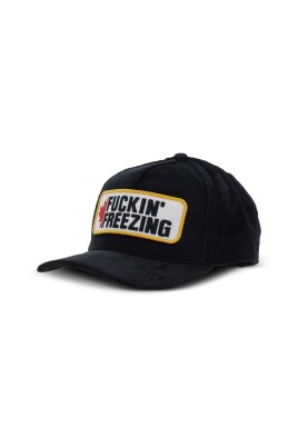 casquette-noire-en-velours-cotele-patch