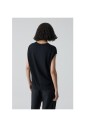 black-sleeveless-t-shirt