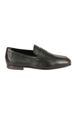 black-flat-moccasin-shoes
