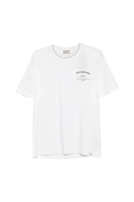 t-shirt-elegant-avec-design-unique