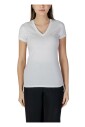 t-shirt-blanc-en-coton-a-col-en-v