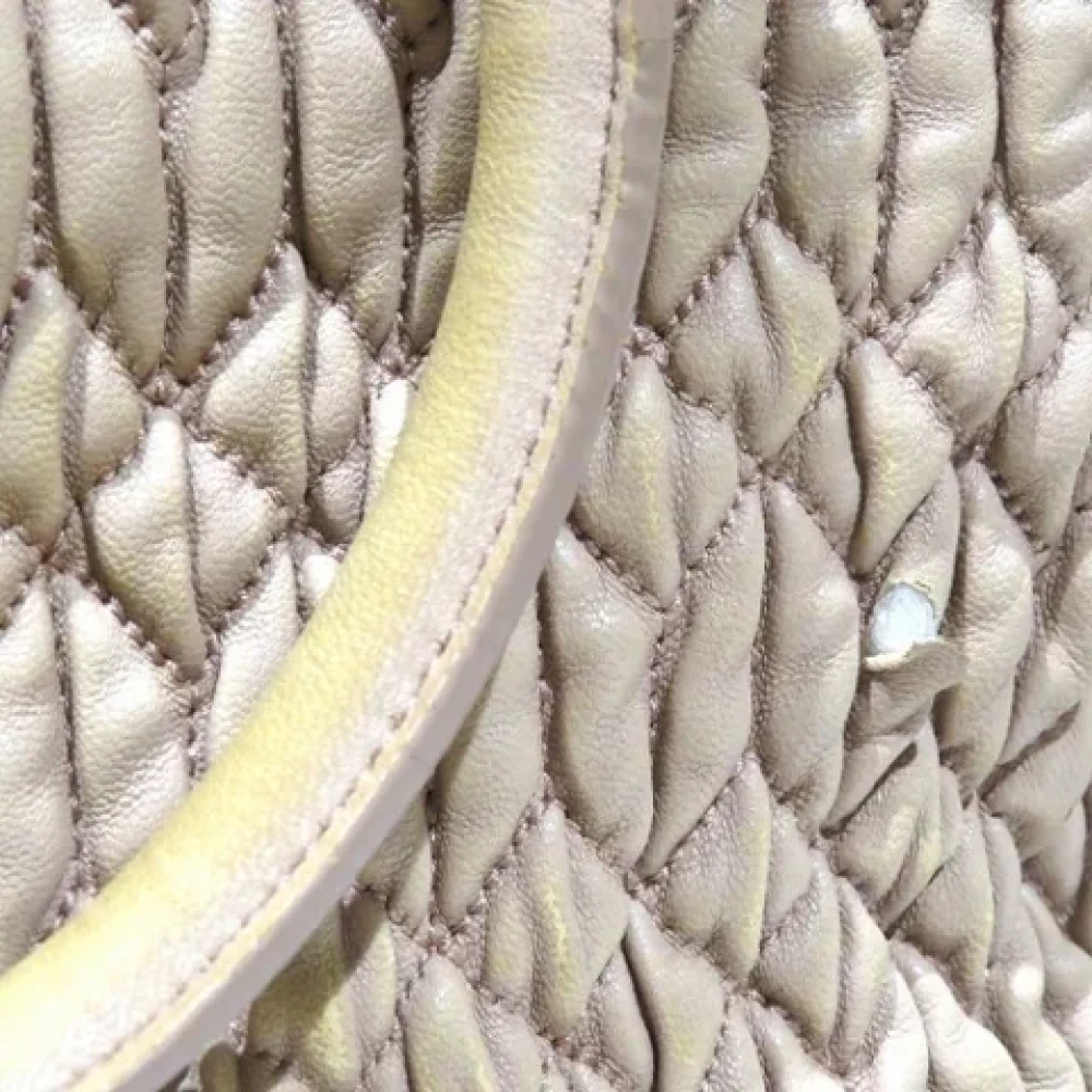 Miu Pre-owned Suede handbags Beige Dames