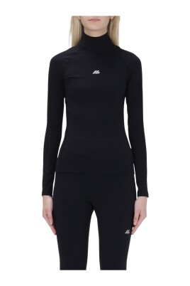 black-athletic-top-for-women