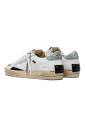 sneakers-blanches-pour-un-style-urbain