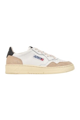 white-sneakers-with-details