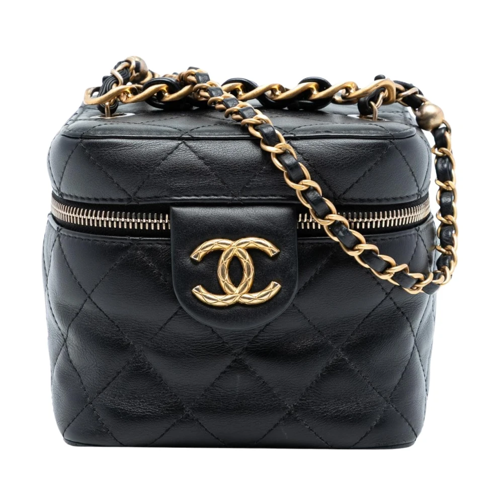Chanel Vintage Women's Black Pre-Owned Quilted Leather Vanity Bag