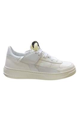 low-invisible-sneakers