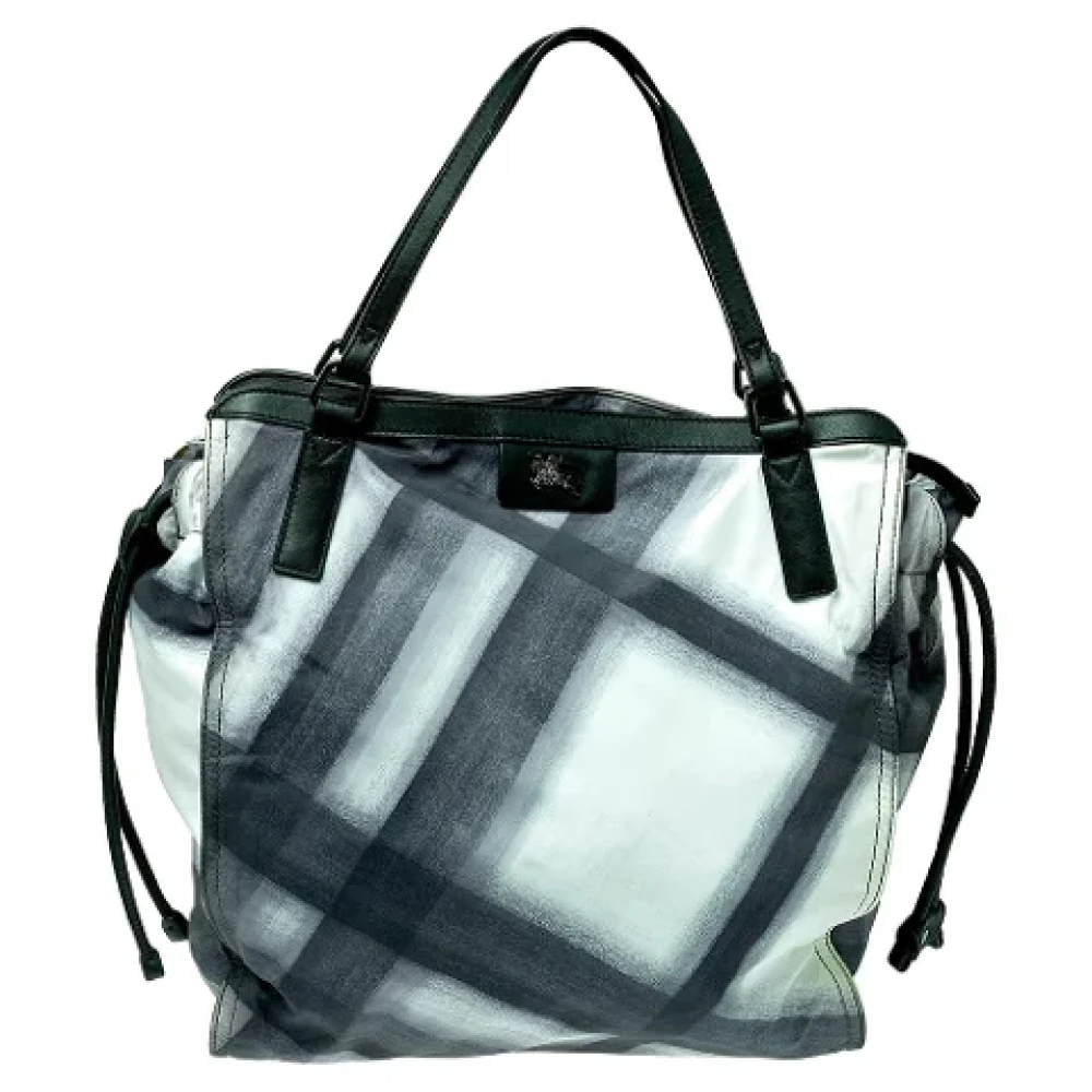 Burberry store nylon shopper