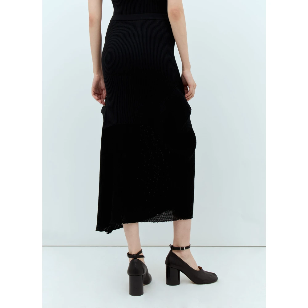 Issey Miyake Naadloze Gebreide Midi Rok Black Dames