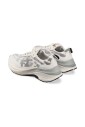 stijlvol-bruin-zwart-sneakers-ss25