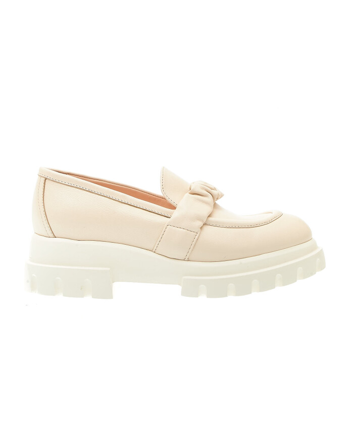 beige-leather-loafers