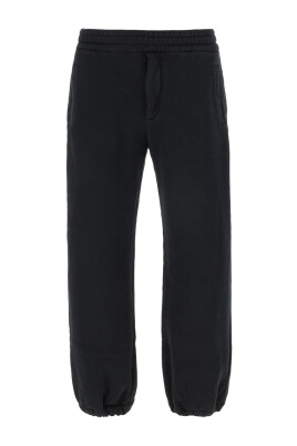 stylish-pants-for-men-and-women