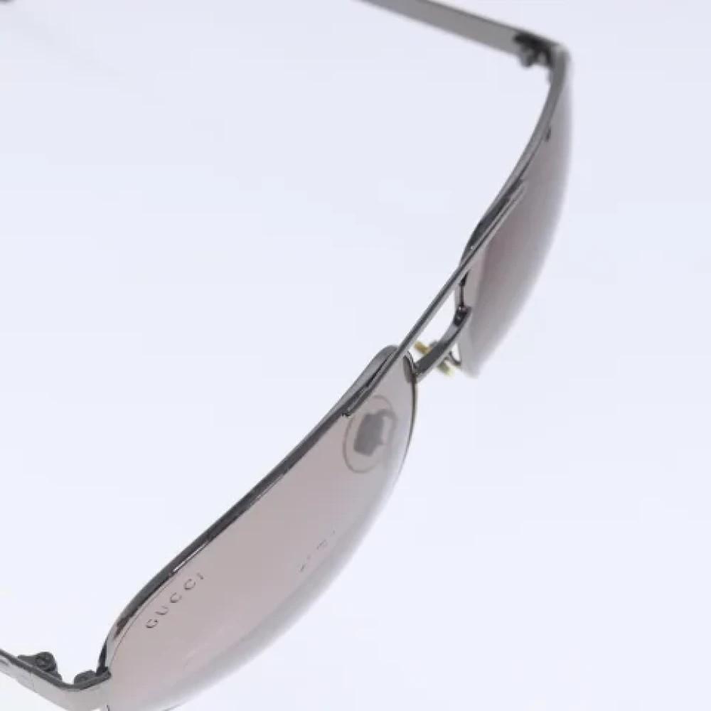 Gucci Vintage Pre-owned Metal sunglasses Gray Dames
