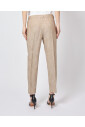 beige-broek-semi-aansluitend-stretchstof