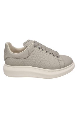stylish-sneakers-for-men-and-women