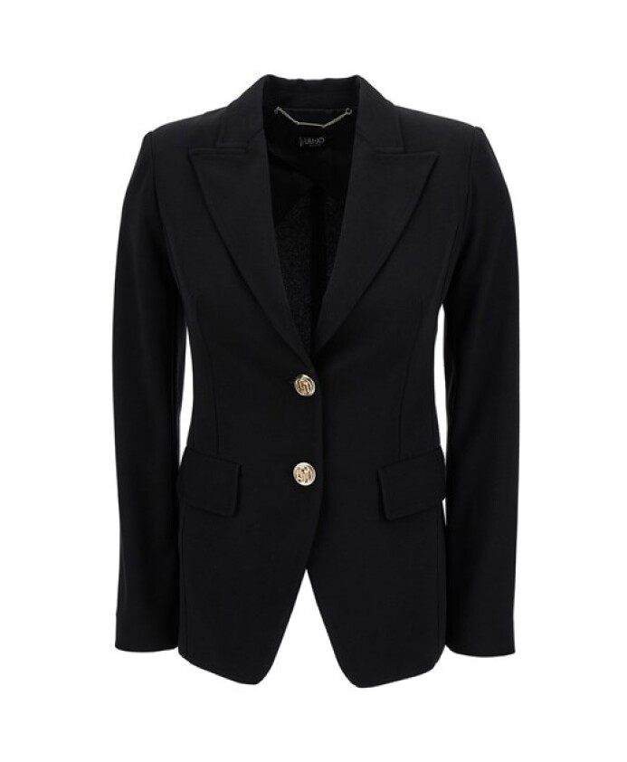 chic-black-blazer-outerwear
