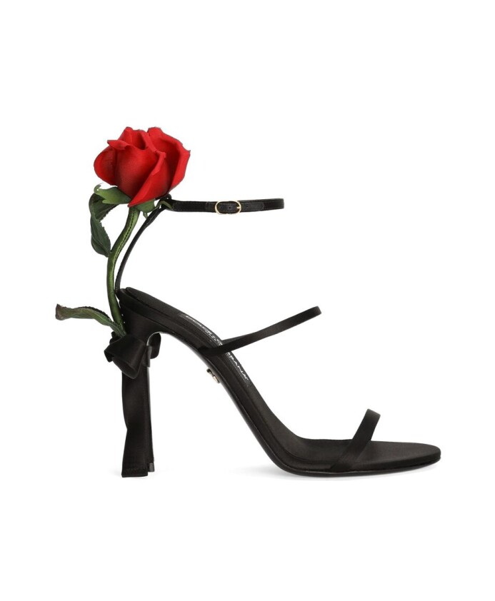 black-stiletto-heel-shoes-with-bow-detailing