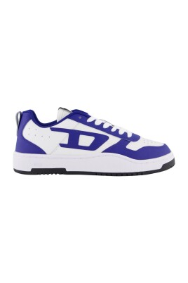 low-cut-stylish-sneakers