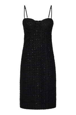 black-sweetheart-neckline-dress-with-back-slit