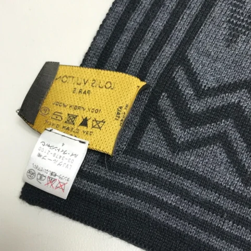 Louis Vuitton Vintage Pre-owned Wool scarves Black Dames