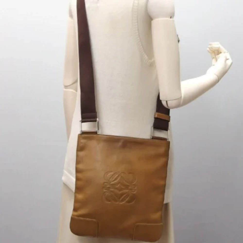Loewe Pre-owned Fabric shoulder-bags Beige Dames