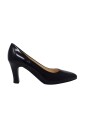 decollete-en-cuir-noir-avec-elegant-talon-noir