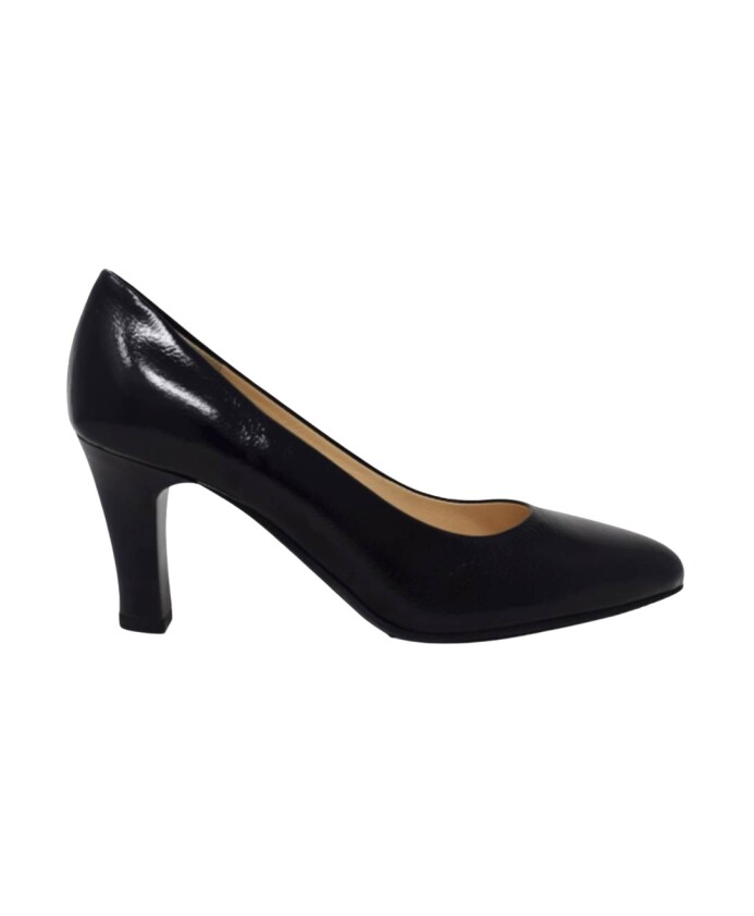 decollete-en-cuir-noir-avec-elegant-talon-noir