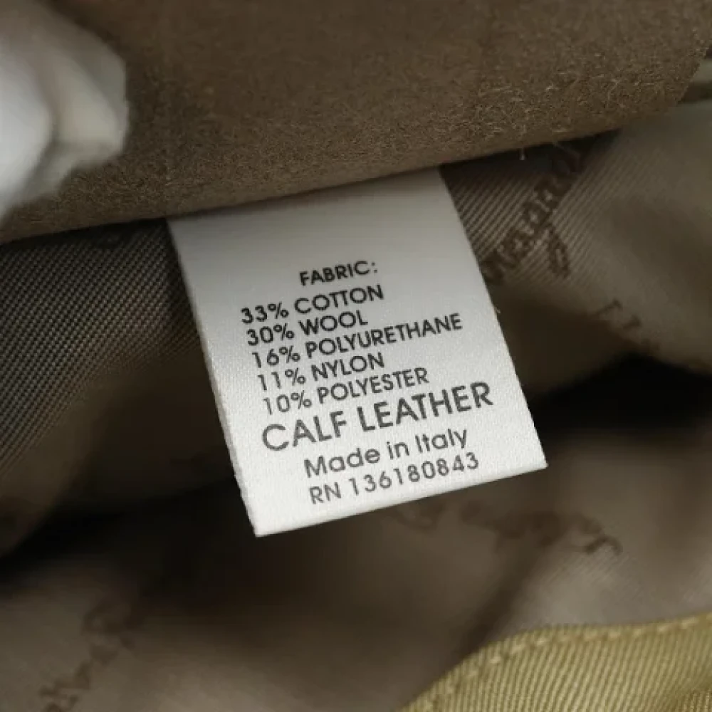 Salvatore Ferragamo Pre-owned Canvas shoulder-bags Beige Dames