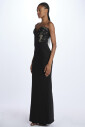 robe-noire-longue-avec-coeur-brode