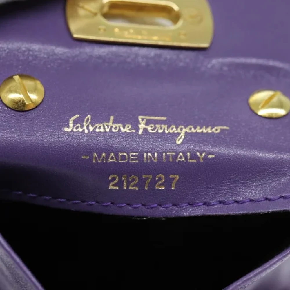 Salvatore Ferragamo Pre-owned Suede shoulder-bags Purple Dames