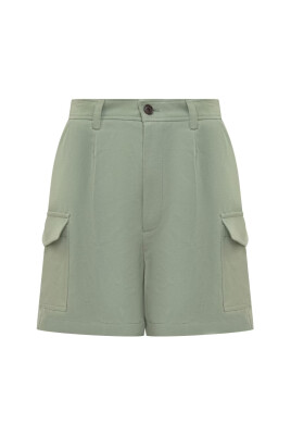 bermuda-shorts-with-pleats