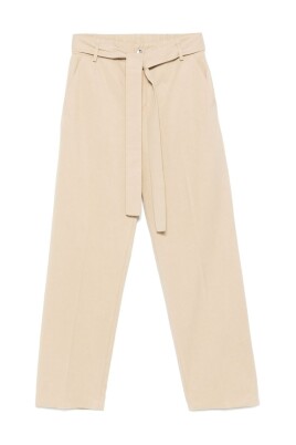 beige-trousers-comfort-style